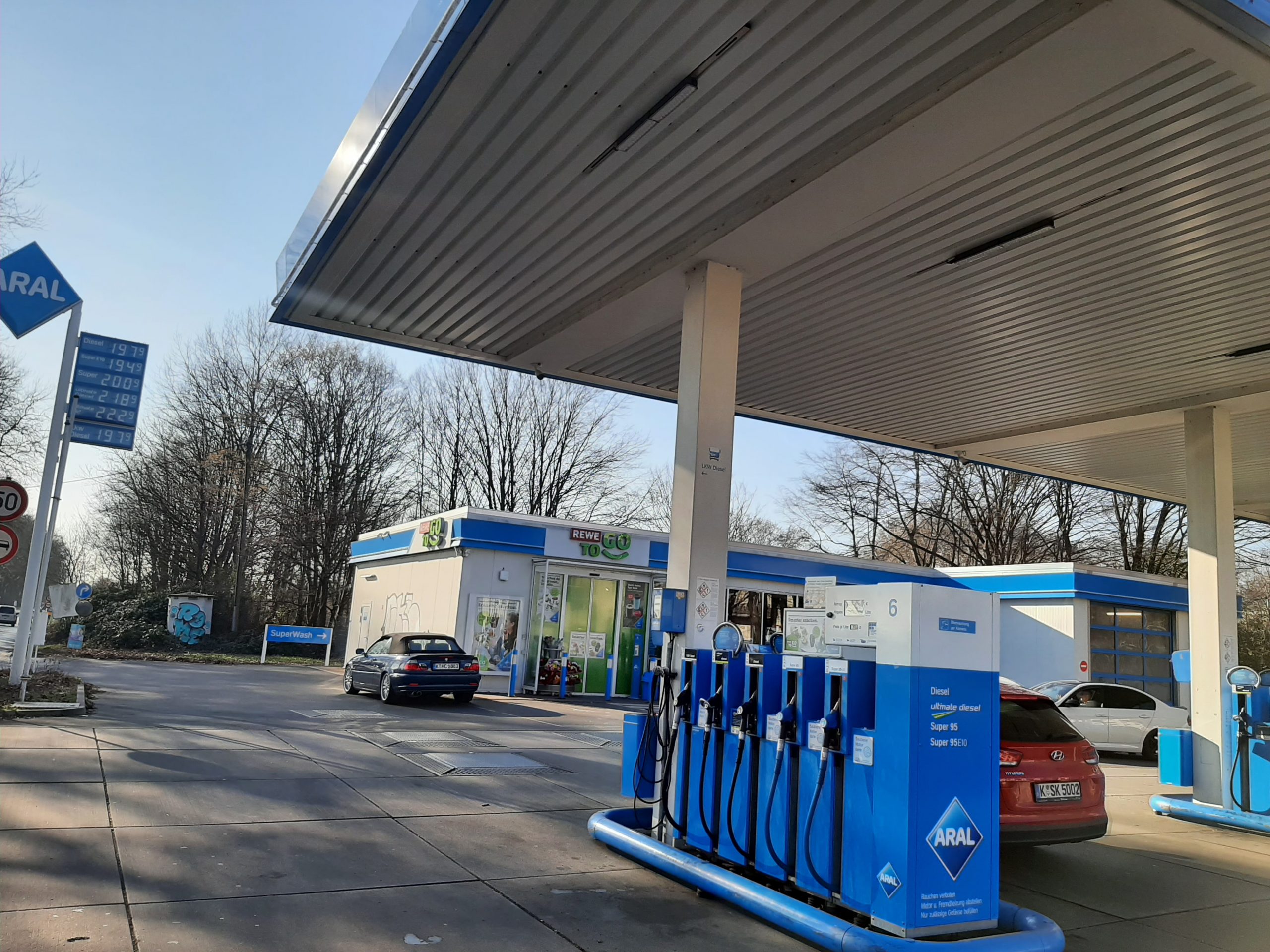 Benzinska pumpa u Kelnu, Junkersdorf 5. marta 2022.