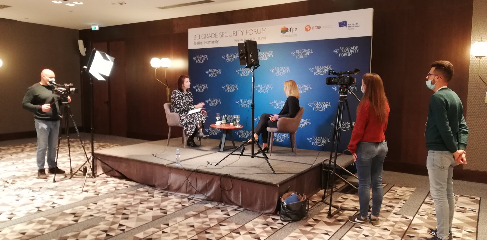 Ljubica Gojić u razgovoru sa Violom Fon Kramon, poslanicom Evropskog parlamenta, koja je i izvestilac za Kosovo