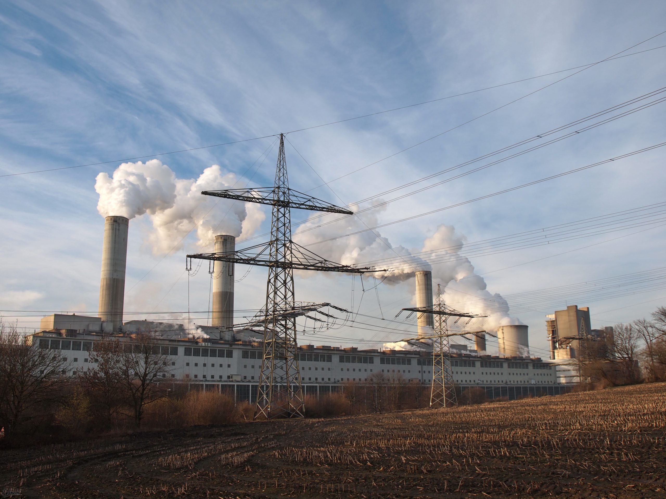 Termoelektrana Frimersdorf na lignit, u gradu Grevenbrojh u Severnoj Rajni Vestfaliji, zatvorena je u septembru 2021. godine; postupak gašenja je trajao četiri godine. Bila jedna od najvećih elektrana na ugalj u Nemačkoj, a početkom 1970-ih bila je najveća elektrana na svetu, na lignit, imala je 16 blokova (Foto: Vikipedia)