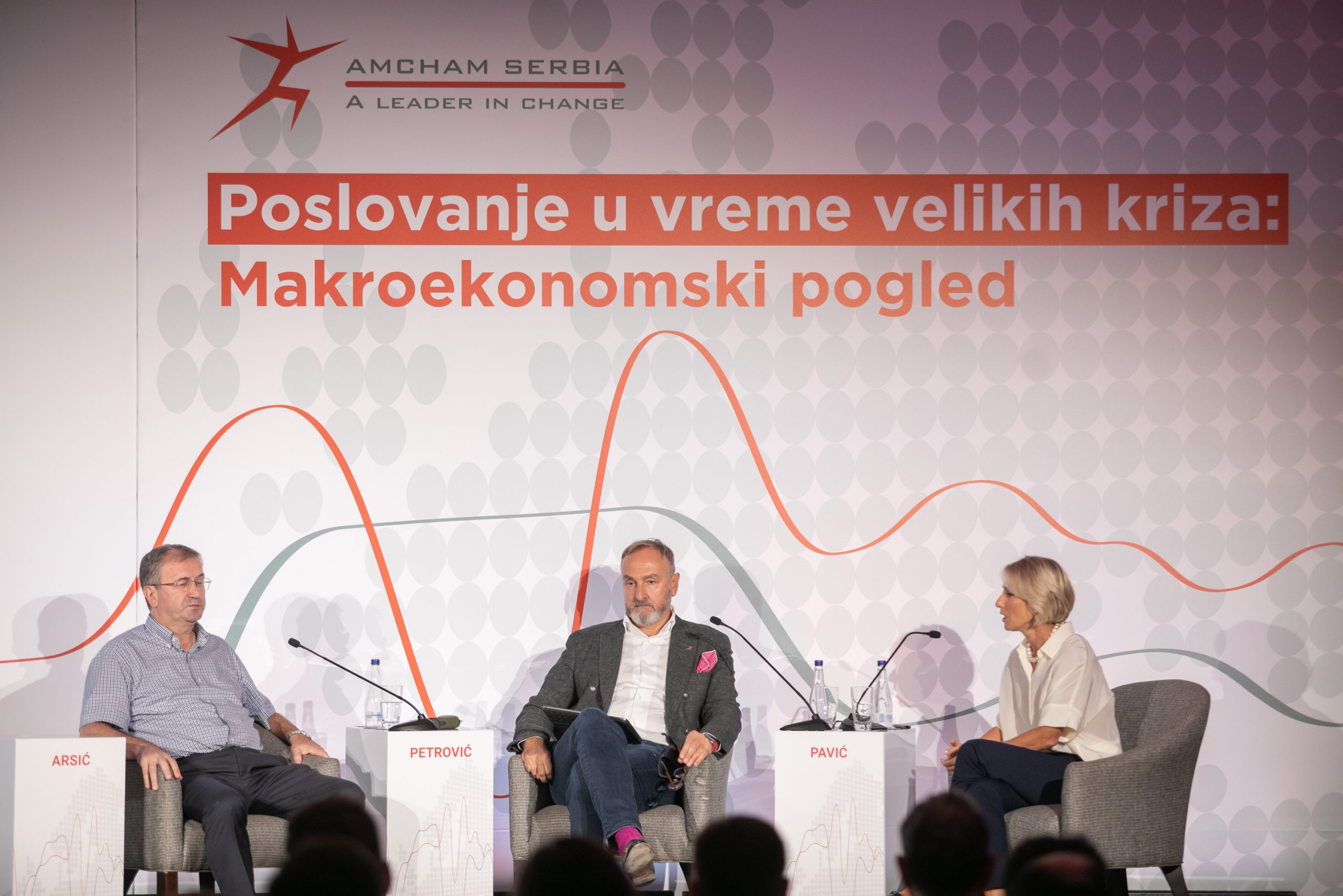 Učesnici panela prof. Milojko Arsić i Zoran Petrović sa moderatorkom Amalijom Pavić