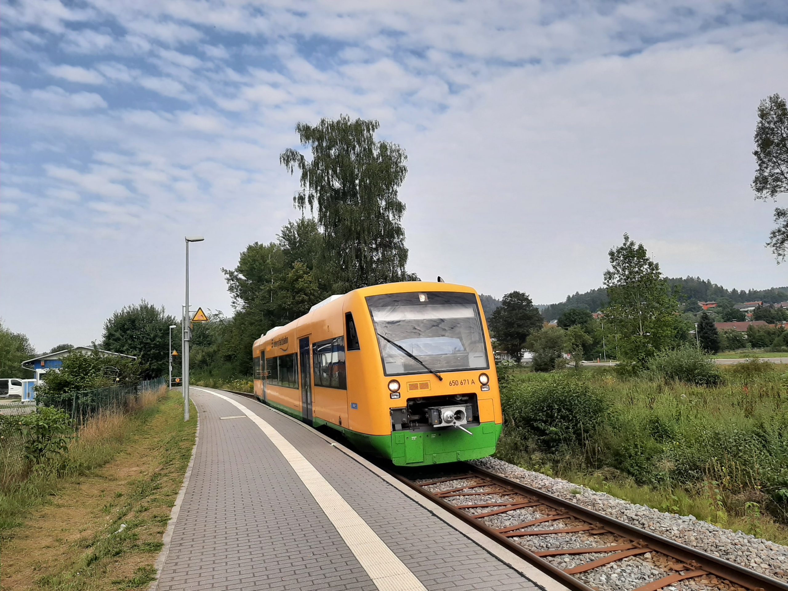 Do prve samoposluge vozom koji povezuje Blajbah i najbliži gradić Bad Ketcing (Foto: R. Nikolić)