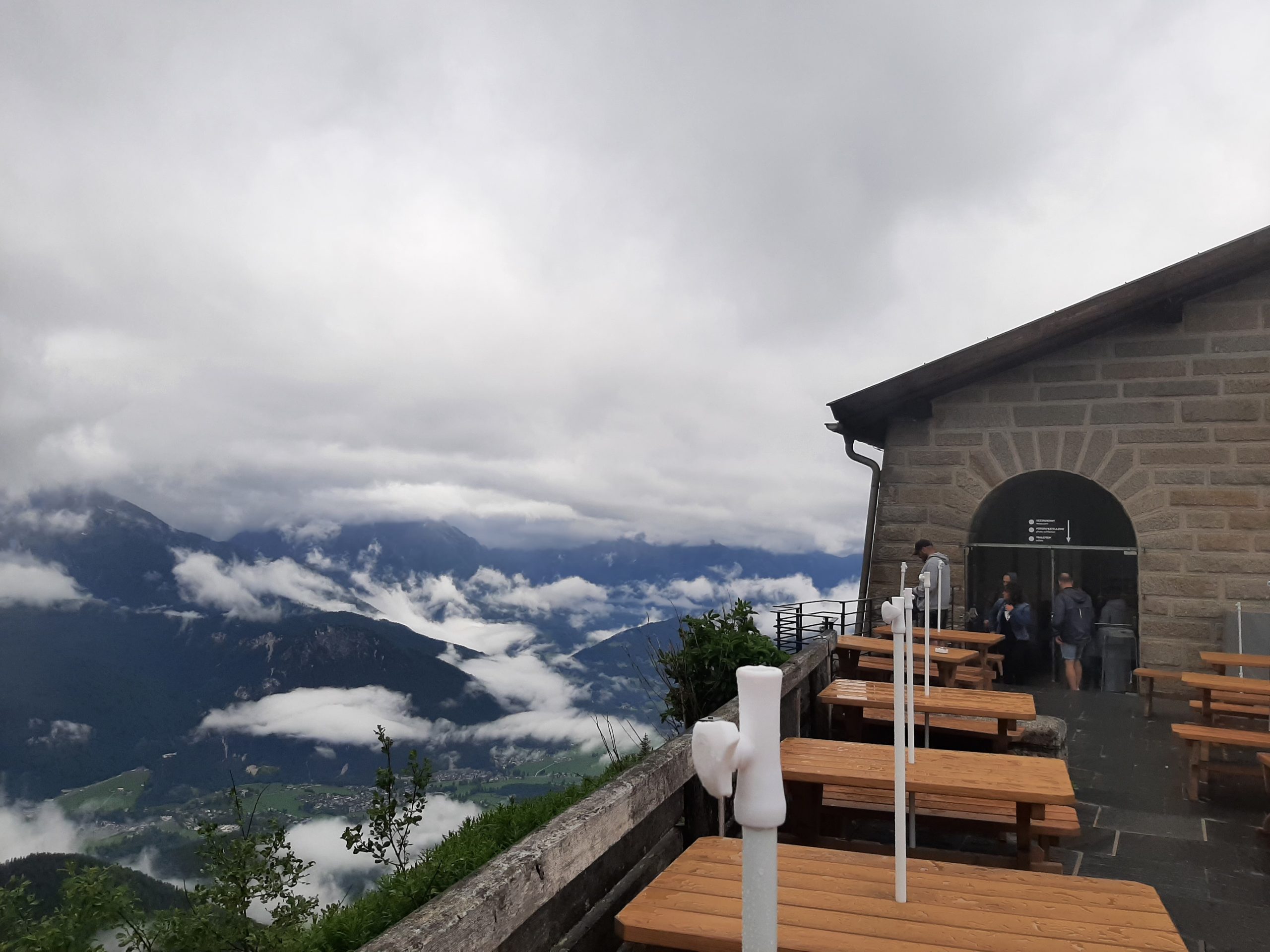 Pogled sa terase na Kravo jezero (Kenigze) i na bavarske Alpe (foto R. Nikolić)