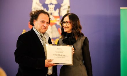 Književna nagrada “Momo Kapor” uručena Đorđu Matiću za roman “Niotkuda s ljubavlju” – pokrovitelj nagrade Erste banka