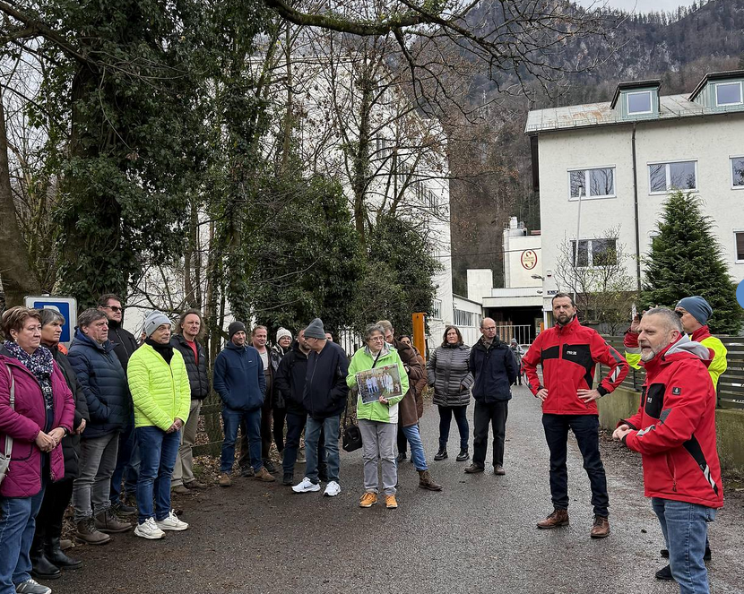 Protest zaposlenih Salcburg Čokolade ispred fabrike u Grodigu, početkom decembra 2024. godine, snimak sa ORF austrijske televizije