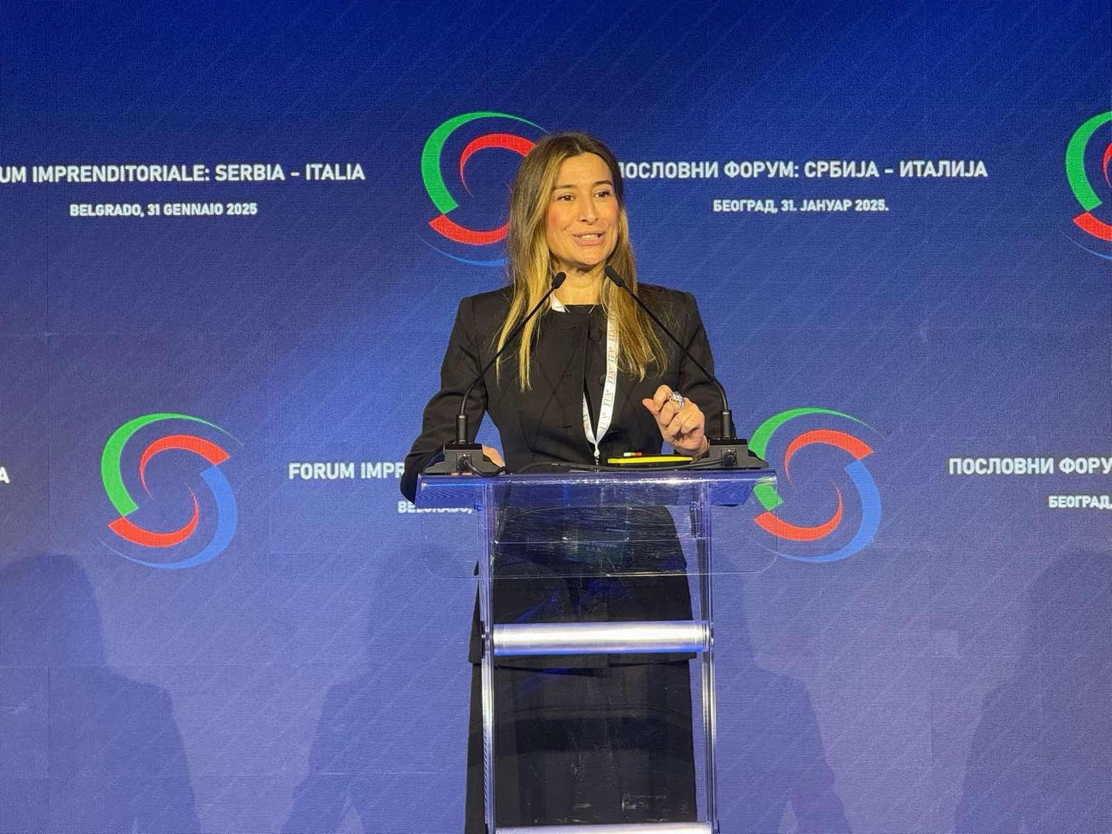 Paola Papanikolau, direktorka Divizije međunarodnih banaka članica grupe Inteza Sanpaolo, na Poslovnom forumu Srbija - Italija, u Beogradu, 31. januara