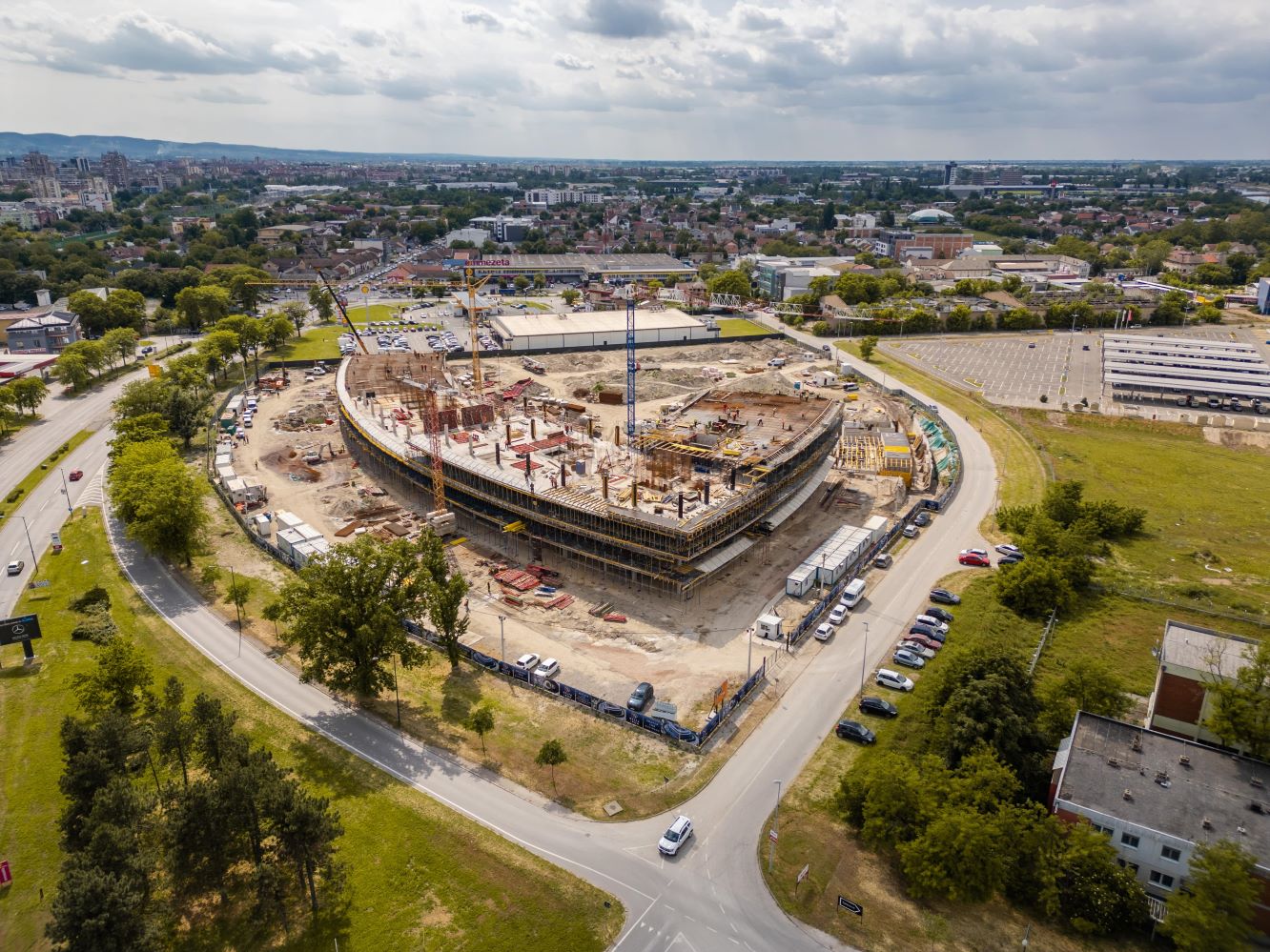 Trenutna faza izgradnje Delta Iron Novi Sad (Smiljeno iz drona 22. maja 2025.)