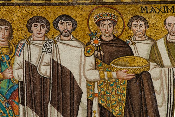 Car Justinijan Prvi - mozaik u Raveni, u crkvi San Vitale (Wikipedia)