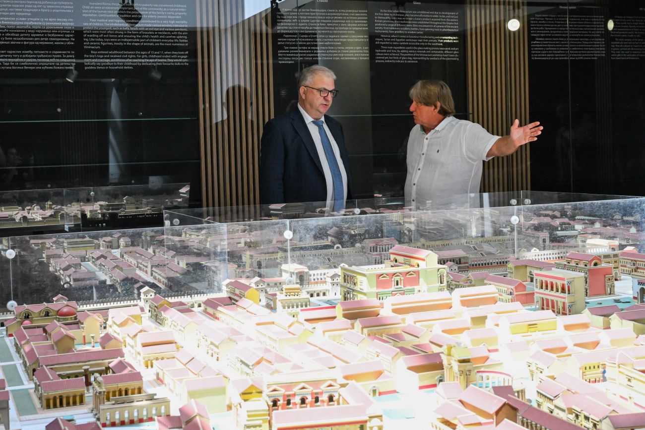 Miomir Korać, rukovodilac projekta „Viminacijum“ i Radovan Stanić, pomoćnik generalnog direktora EPS za operativne poslove (Foto: Danilo Mijatović)