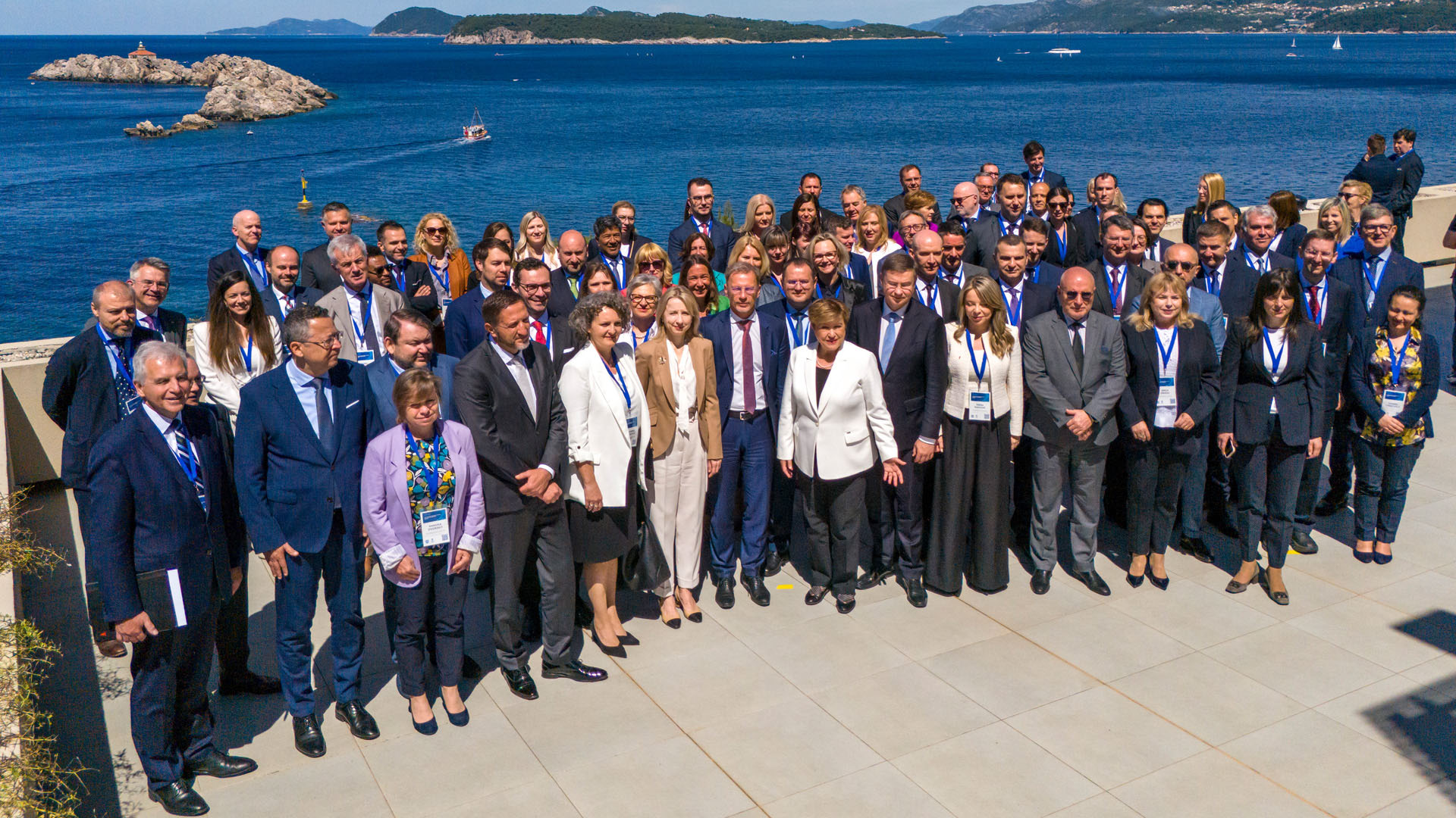 Kristalina Georgijeva sa učesnicima konferencije u Dubrovniku 29. i 30. maja, sa temom: "Rast i otpornost zemalja Srednje, Istočne i Jugoistočne Europe u fragmentiranom svetu" (Foto: Zvanični portal Hrvatske narodne banke)
