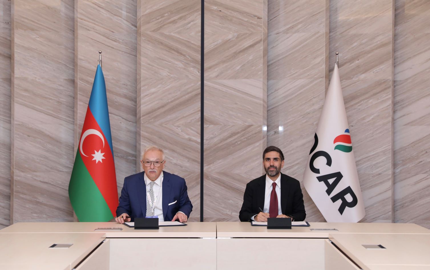 Žolt Hernadi, predsednik i izvršni direktor MOL Grupe i Rovšan Nadžaf, predsednik SOCAR-a