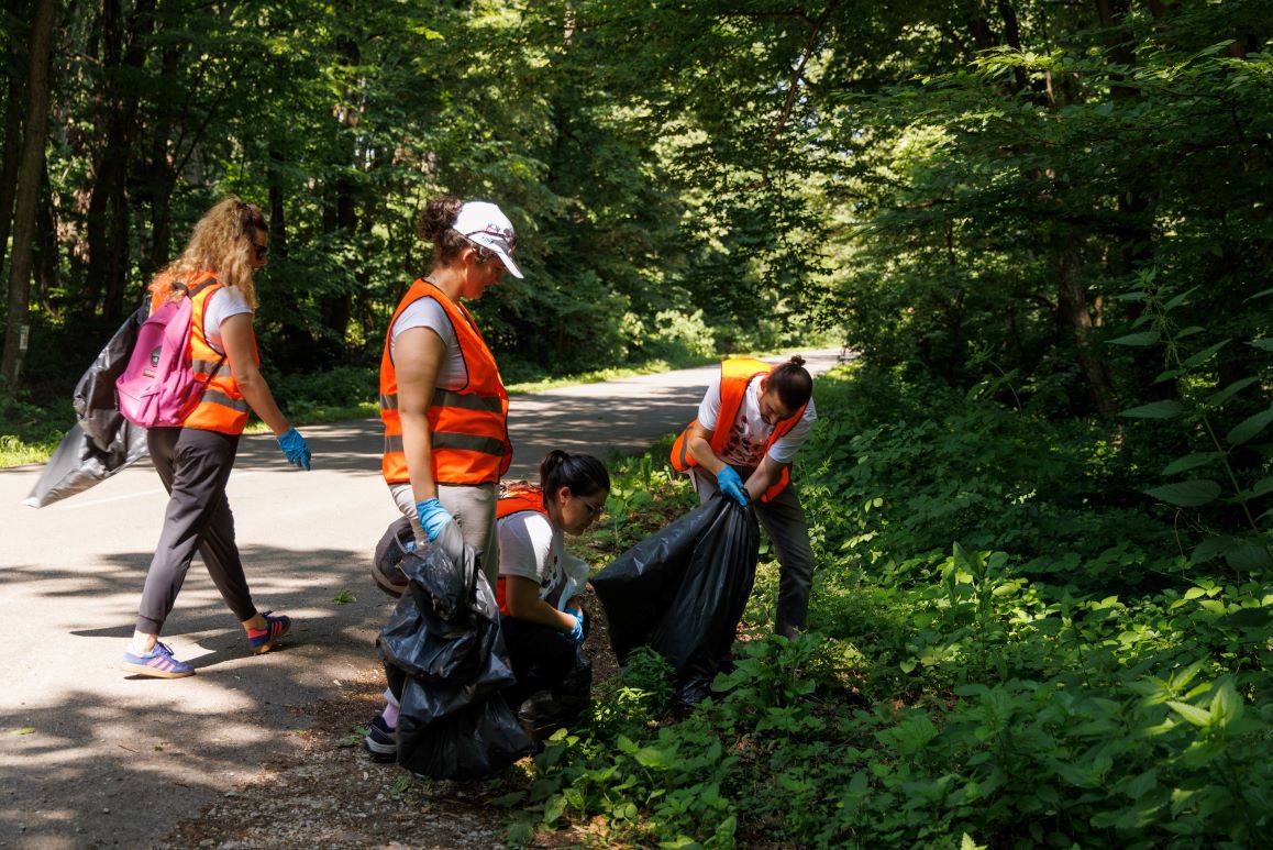 EKOLOŠKA AKCIJA NA FRUŠKOJ GORI VOLONTERA NIS-a