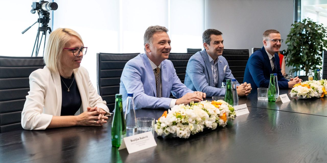 Banca Intesa prva na tržištu uvela bespapirni proces i ponudu na daljinu uz kvalifikovani elektronski potpis