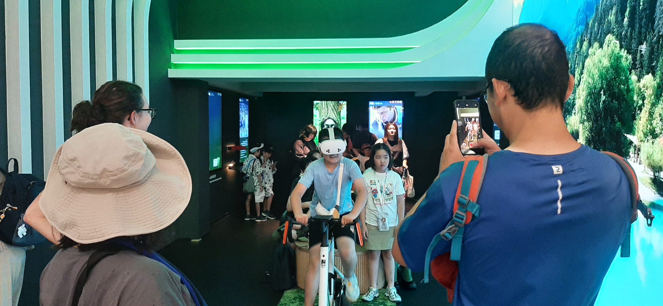 Bicklom kroz zelenu Sloveniju- slovenački deo paviljona (Foto: R. Nikolić)