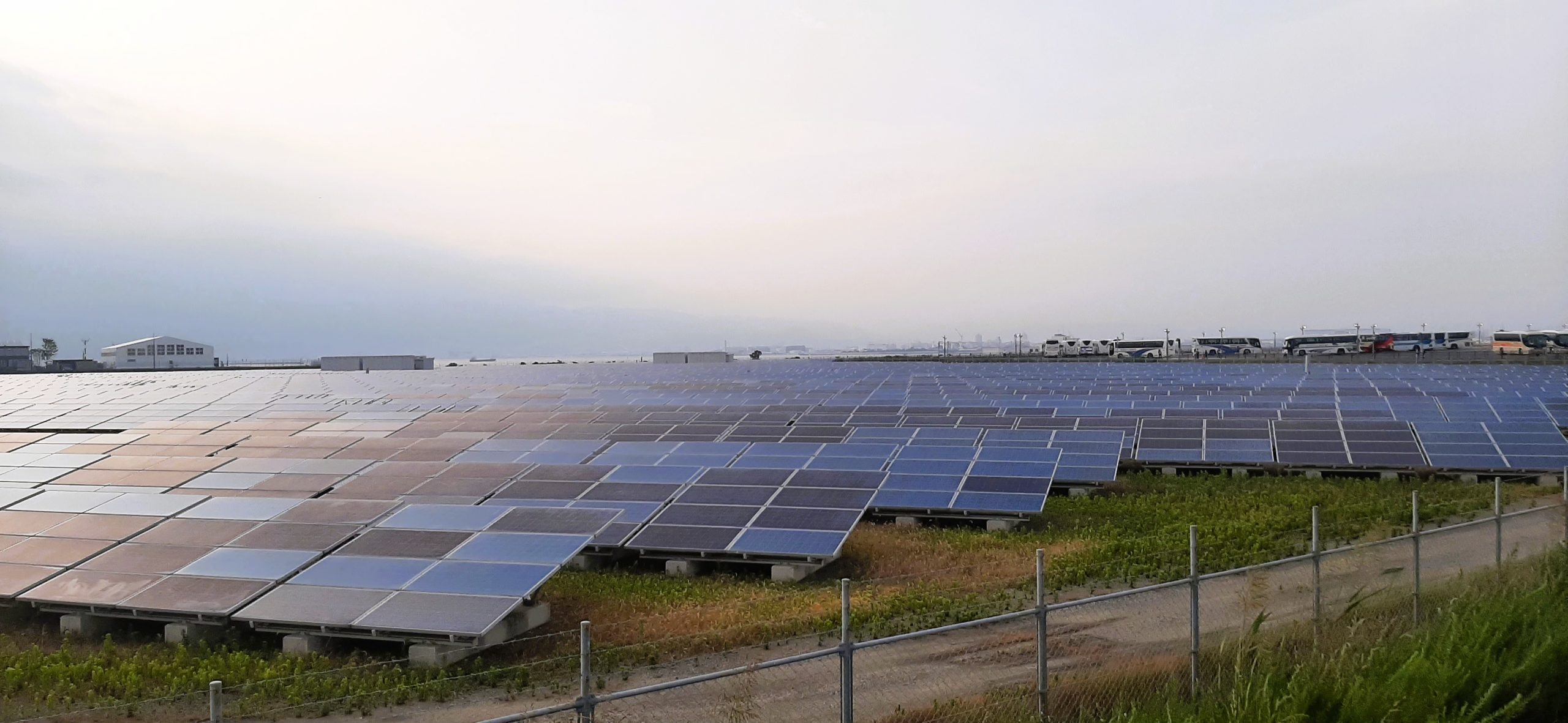 Solarni paneli proizvode energiju za EXPO, na ulazu na veštačko ostrvo Jumešima (Foto: R. Nikolić)