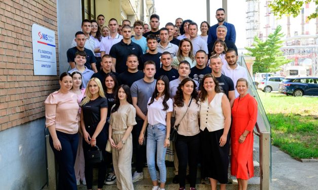 Mladi Pančevci na praksi u Rafineriji nafte i Petrohemiji