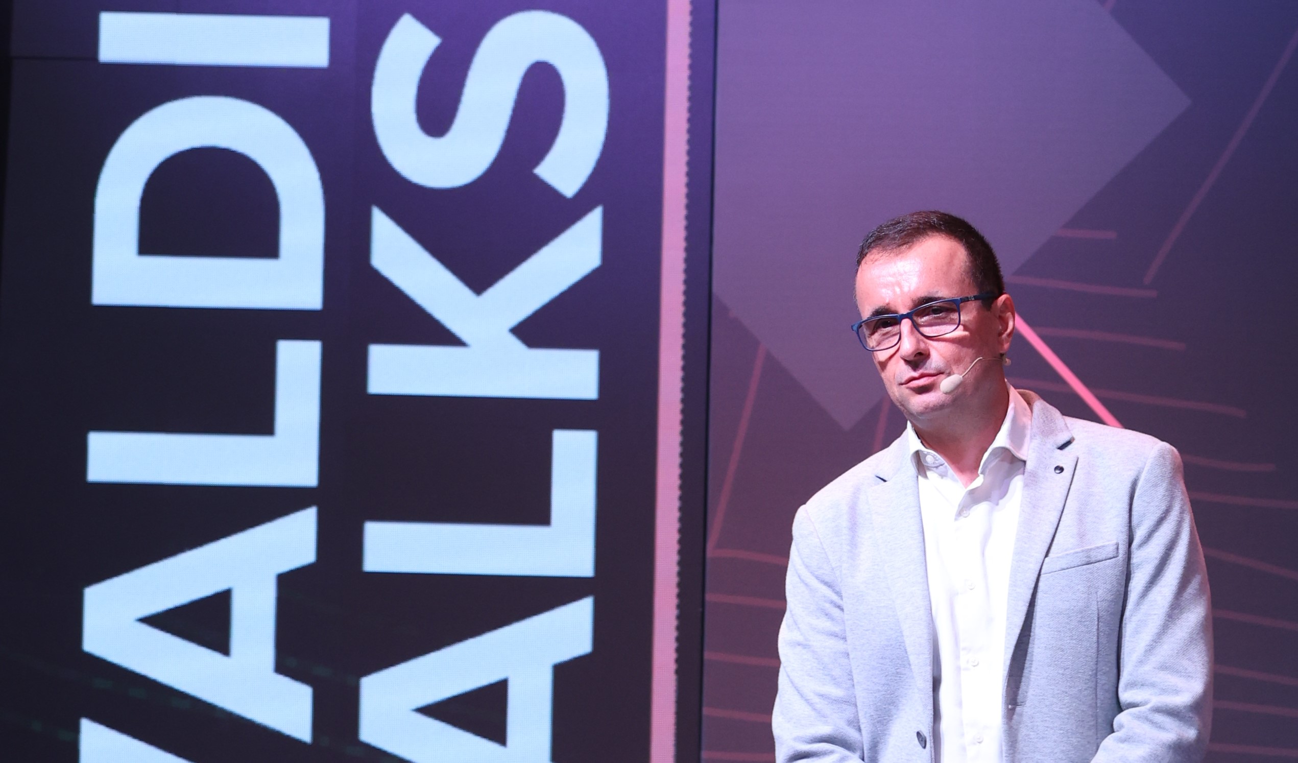 Danilo Mrvaljević: Treba znati kako rešavati svakodnevne situacije u međuljudskim odnosima i kako prevazići potencijalne konflikte. Iz te praktične potrebe javila se ljubav prema psihologiji i odabir novog zanimanja (Foto: Nikić, Mokrogoska)