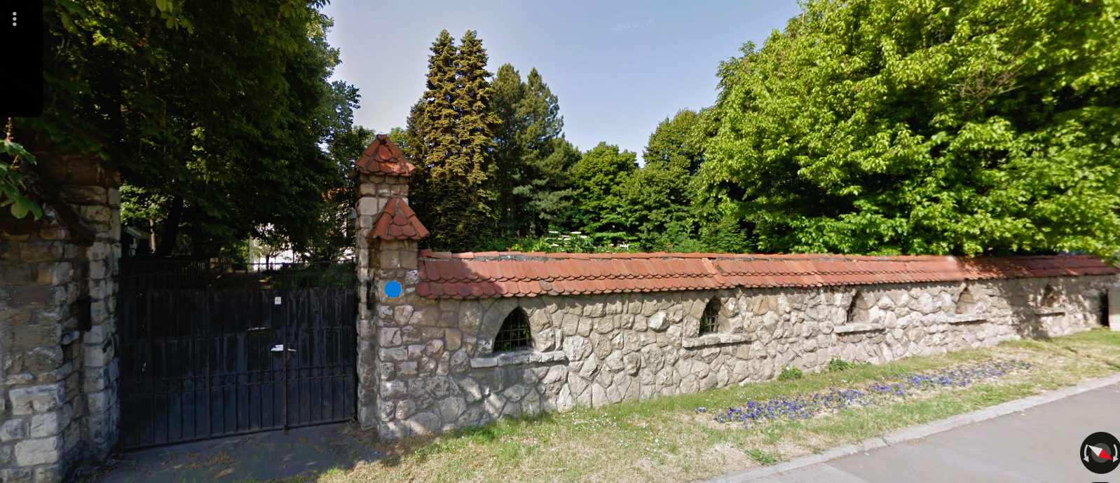 Izgled objekta u Užičkoj, koji je kupio milijarder Alabar, pre renoviranja (Izvor: Google)