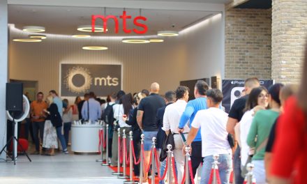 Za iPhone telefon danas su ljudi u redovima čekali otvaranje mts poslovnice – cena od 1.000 evra pa naviše