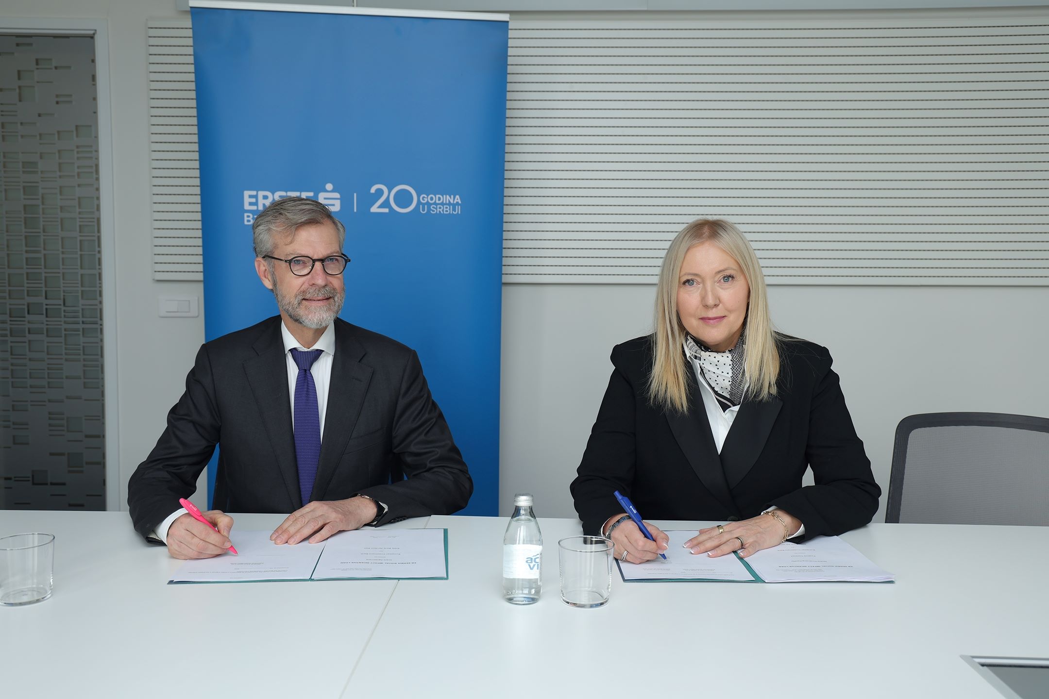 Robert de Grot, potpredsednik EIB i  Jasna Terzić, predsednica IO Erste Banke Srbija