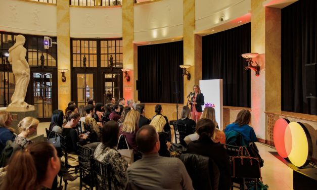 Mastercard pokreće globalni Mastercard Girls4Tech™ program u Srbiji:  osnaživanje devojčica u STEM naukama