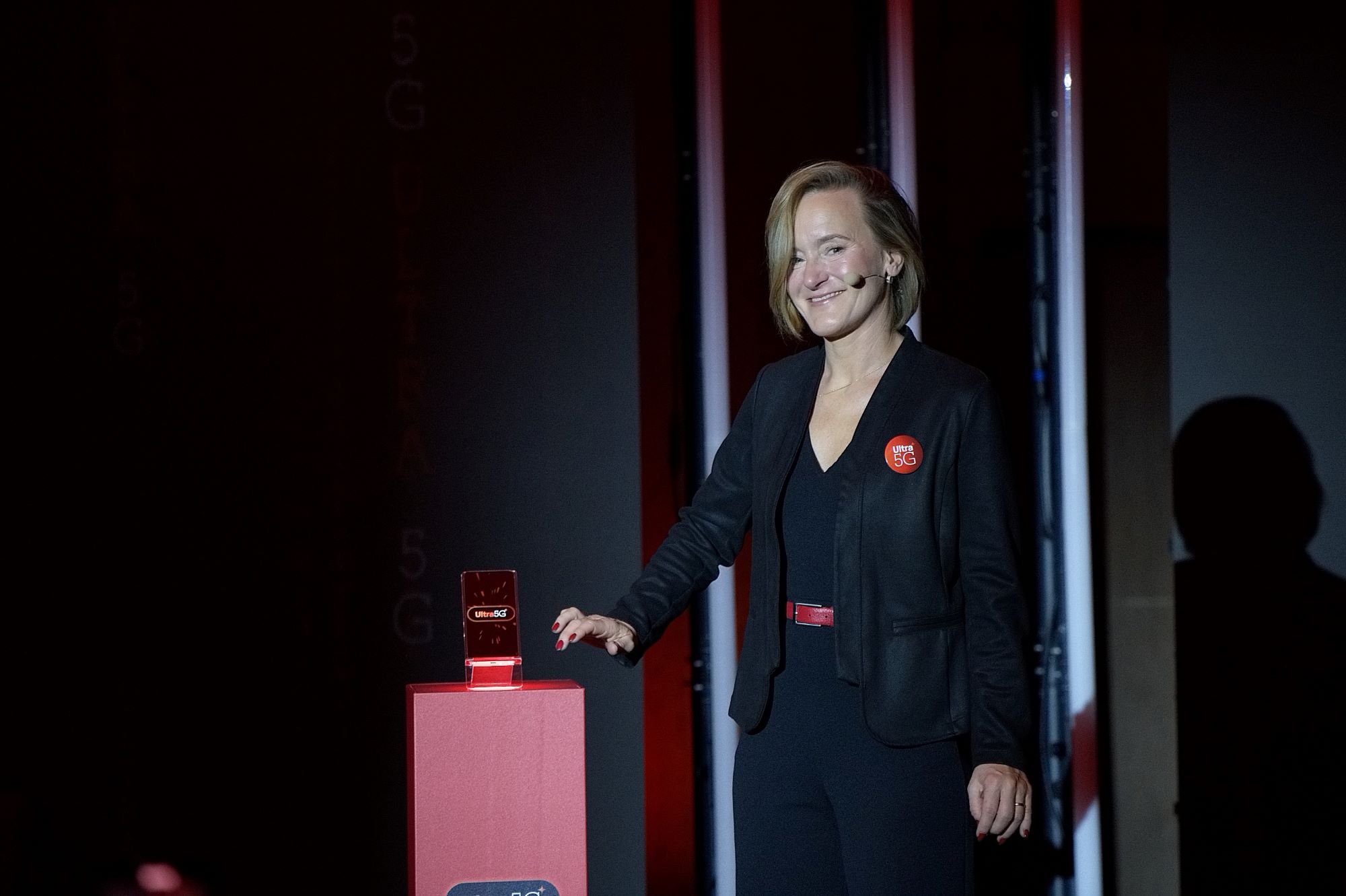 Trenutak simboličkog pritiska na taster za start 5G mreže: Judit Albers, generalna direktorka A1 Srbija