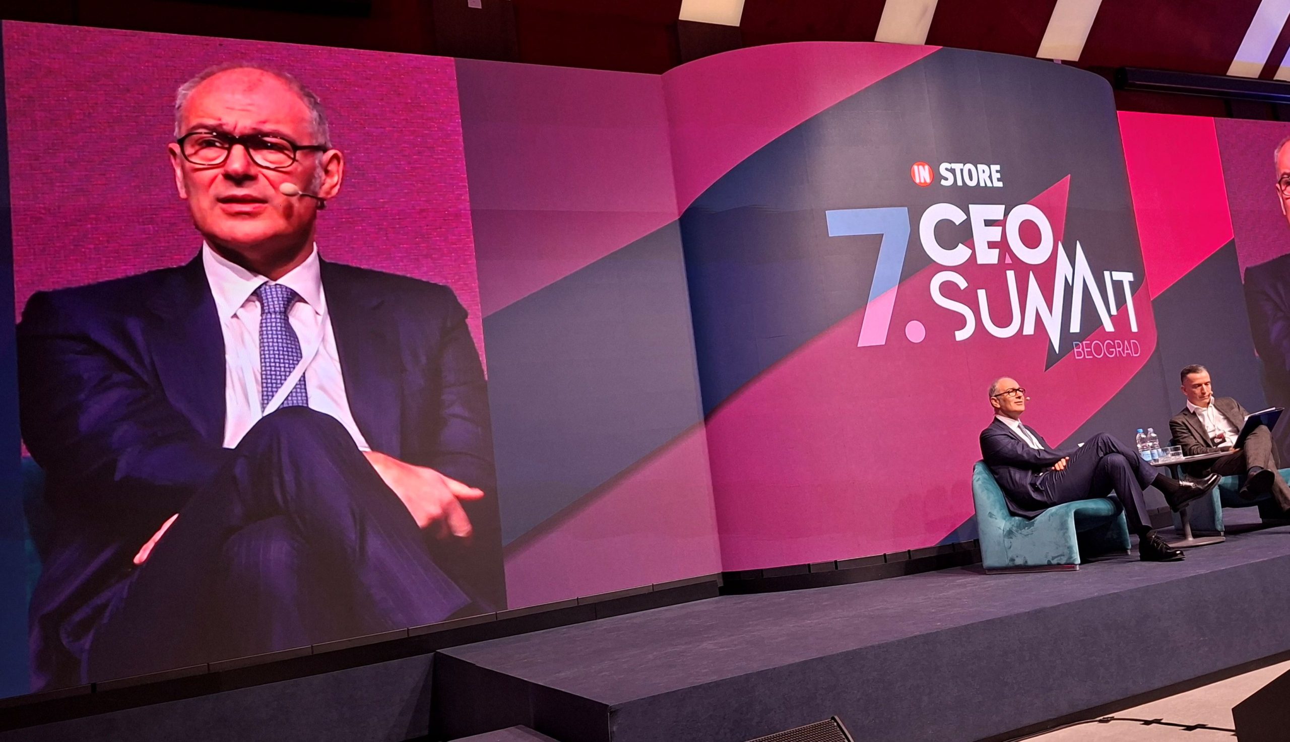 Emil Tedeski, predsednik Uprave i osnivač Atlantic Grupe, danas 1. decembra na CEO Summit-u u Beogradu, u intervjuu koji je sa njim vodio Miljan Ždrale, regionalni direktor EBRD-a (Foto: R. Nikolić)