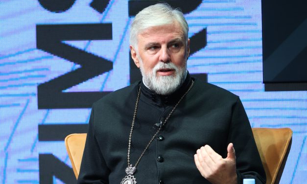 Vladika Grigorije na Mokroj Gori: Zagrljaj države i crkve uvek je na štetu crkve