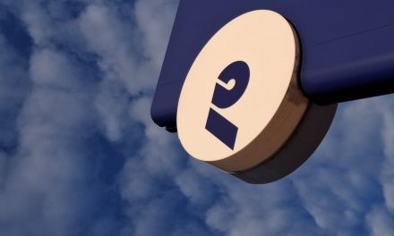 Umesto prazničnih poklona – podrška: Donacija NURDOR-u u okviru inicijative „Svet pun srca je svet pun prilika“