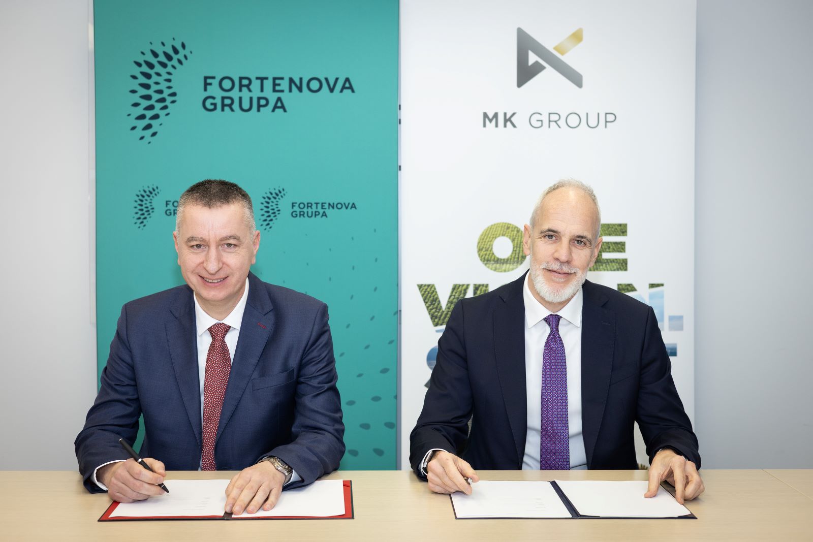 Potpisivanje ugovora: Fabris Peruško, član Upravnog odbora i glavni izvršni direktor Fortenova grupe i Mihailo Janković, generalni direktor MK Group (Foto: MK Grupa)