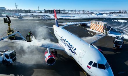 Evo zašto zimi avioni ponekada kasne: Šta se zapravo dešava pre poletanja