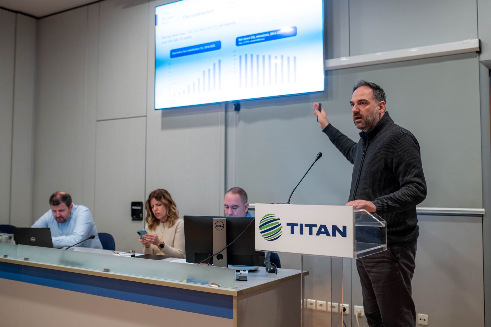 Vasilis Strugaris, direktor fabrike Efkarpia u Solunu na prezentaciji poslovanja kompanije, krajem januara 2026. (Foto: Nikola Pavlović)