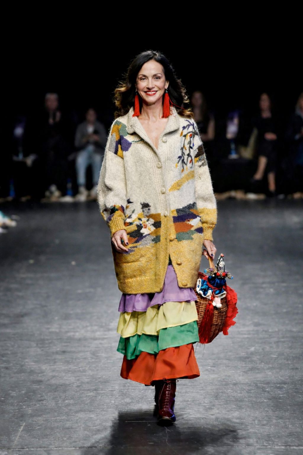 Treće veče 57. Perwoll Fashion Week-a i omaž Dobrili Smiljanić: Pistom je prošetala i Aleksandra Kosanović Strižak - legendarna "Mis YU", kasnije uspešna manekenka koja je karijeru gradila širom sveta... 