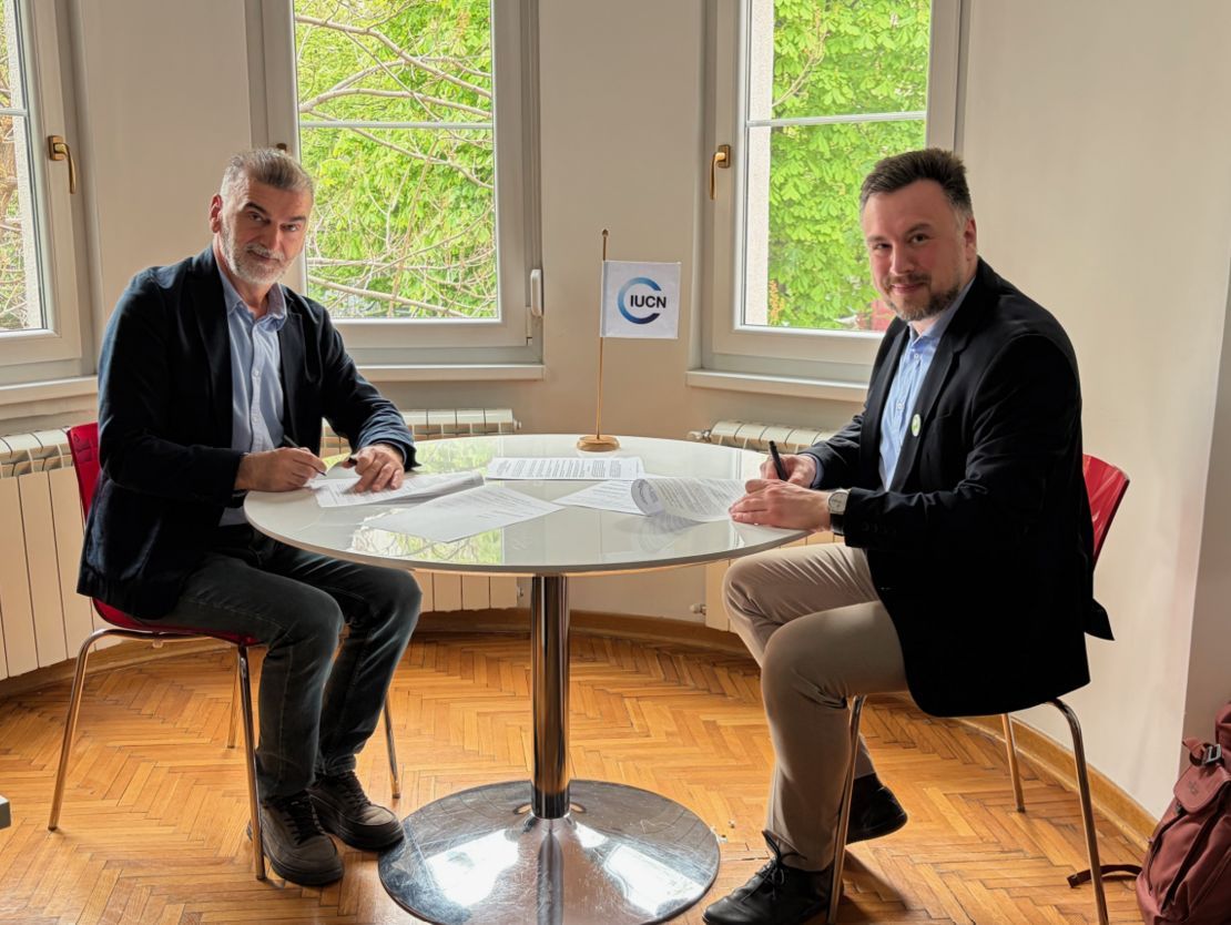 Potpisivanje ugovora: Oliver Avramoski (IUCN) i Igor Vejnović (TNC)