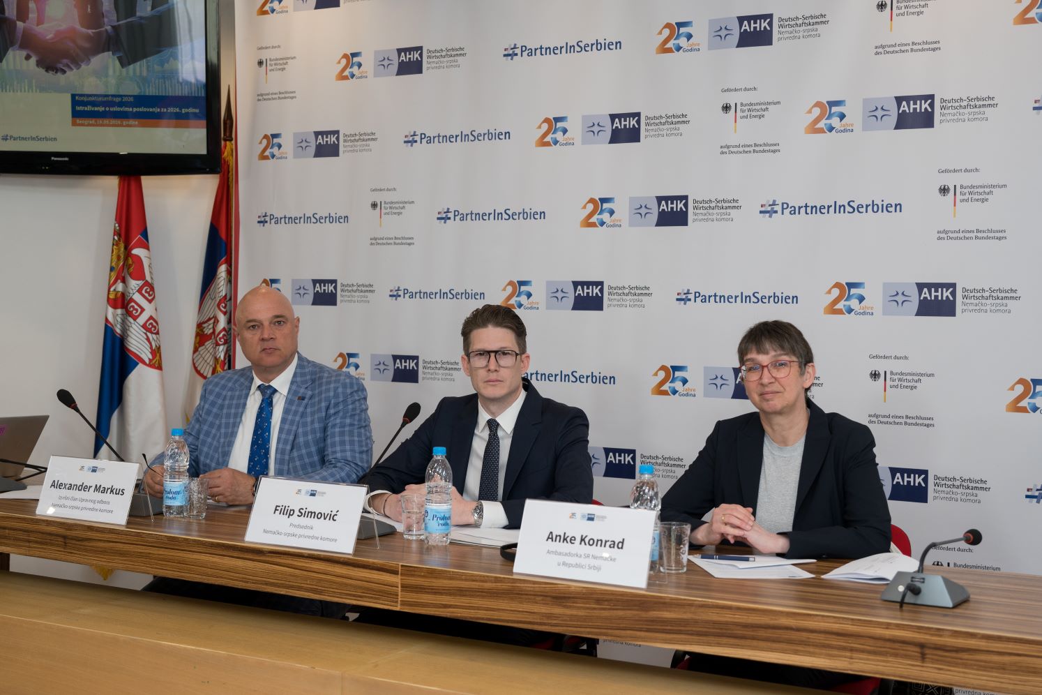 Sa prezentacije istraživanja: Aleksander Markus, Filip Simović i Anke Konrad, ambasadorka Nemačke u Srbiji