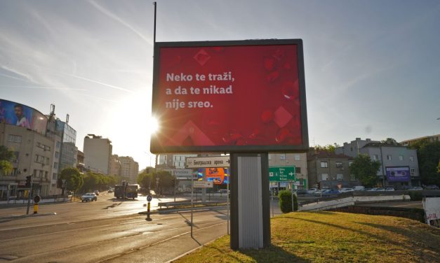 Kome su namenjene misteriozne poruke na bilbordima u Beogradu?