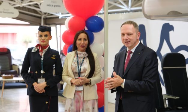 Er Srbija pustila u rad prvi Door Trainer za erbas A319 i A320 u Srbiji