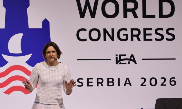 Ester Diflo u Beogradu: Ekonomski uspeh ne može se meriti samo rastom BDP-a
