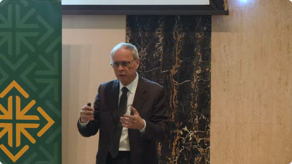 Nobelovac Žan Tirol na predavanju U San Francisku, novembar 2025. godine (Screenshot)