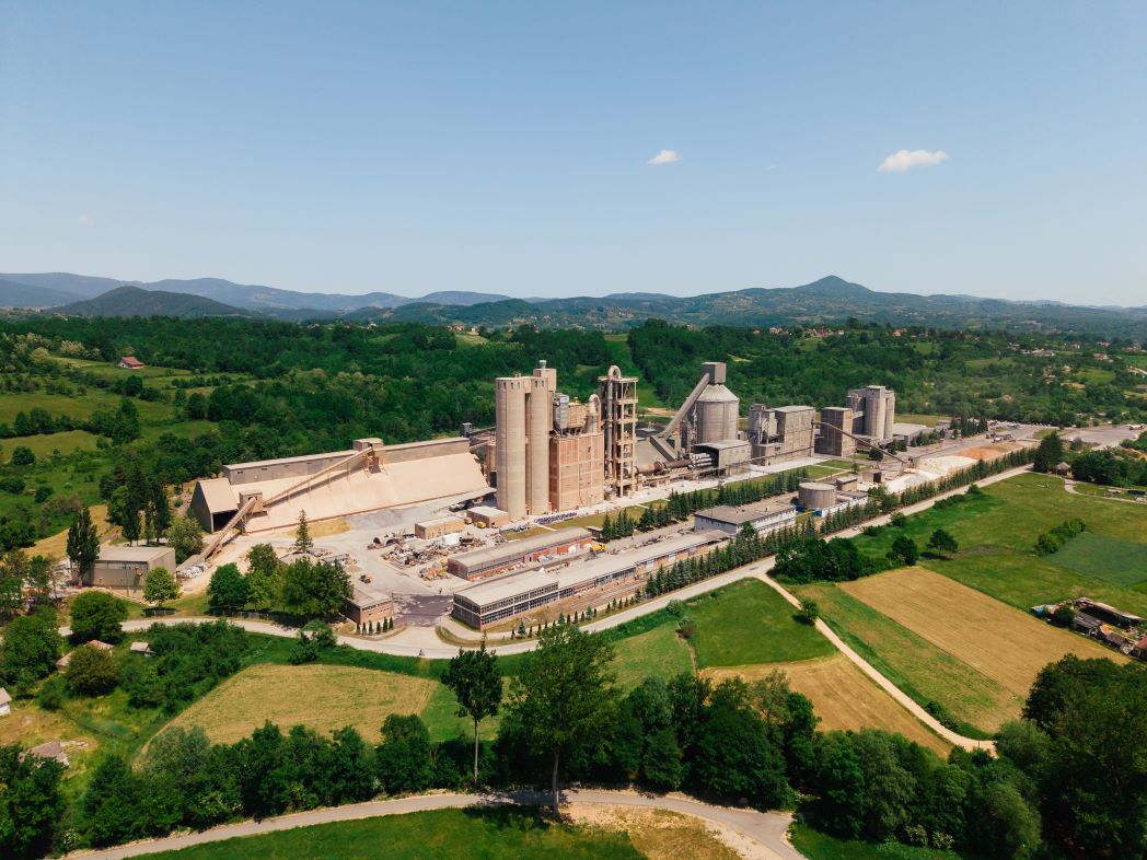 Od kada je TITAN Grupa 2002. godine postala vlasnik TITAN Cementare Kosjerić, u razvoj kompanije investirano je gotovo 100 miliona evra. Ulaganja su obuhvatila modernizaciju opreme, digitalizaciju, unapređenje sistema za kontrolu emisija i optimizaciju potrošnje energije, dok je oko 30 miliona evra investirano direktno u projekte zaštite životne sredine