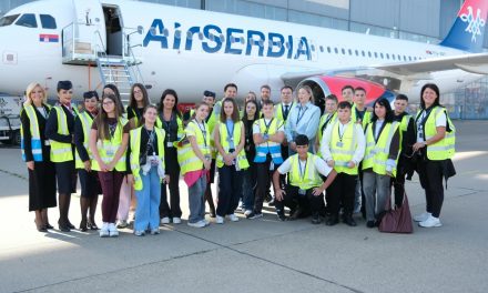 ER SRBIJA OBELEŽILA DEČIJU NEDELJU: DECA SA KOSOVA I METOHIJE PRVI PUT LETELA AVIONOM